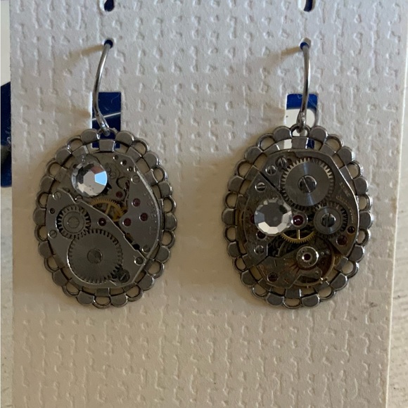 - NWT..VELVET MOON..vintage steampunk watch part  earrings/USA - Picture 3 of 5